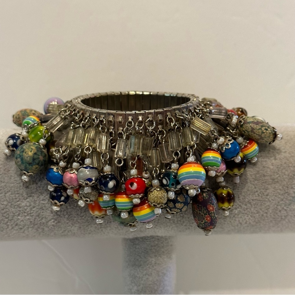 Vintage Cha-Cha / Gypsy inspired stretch bracelet -multicolor glass & clay beads - Picture 5 of 10
